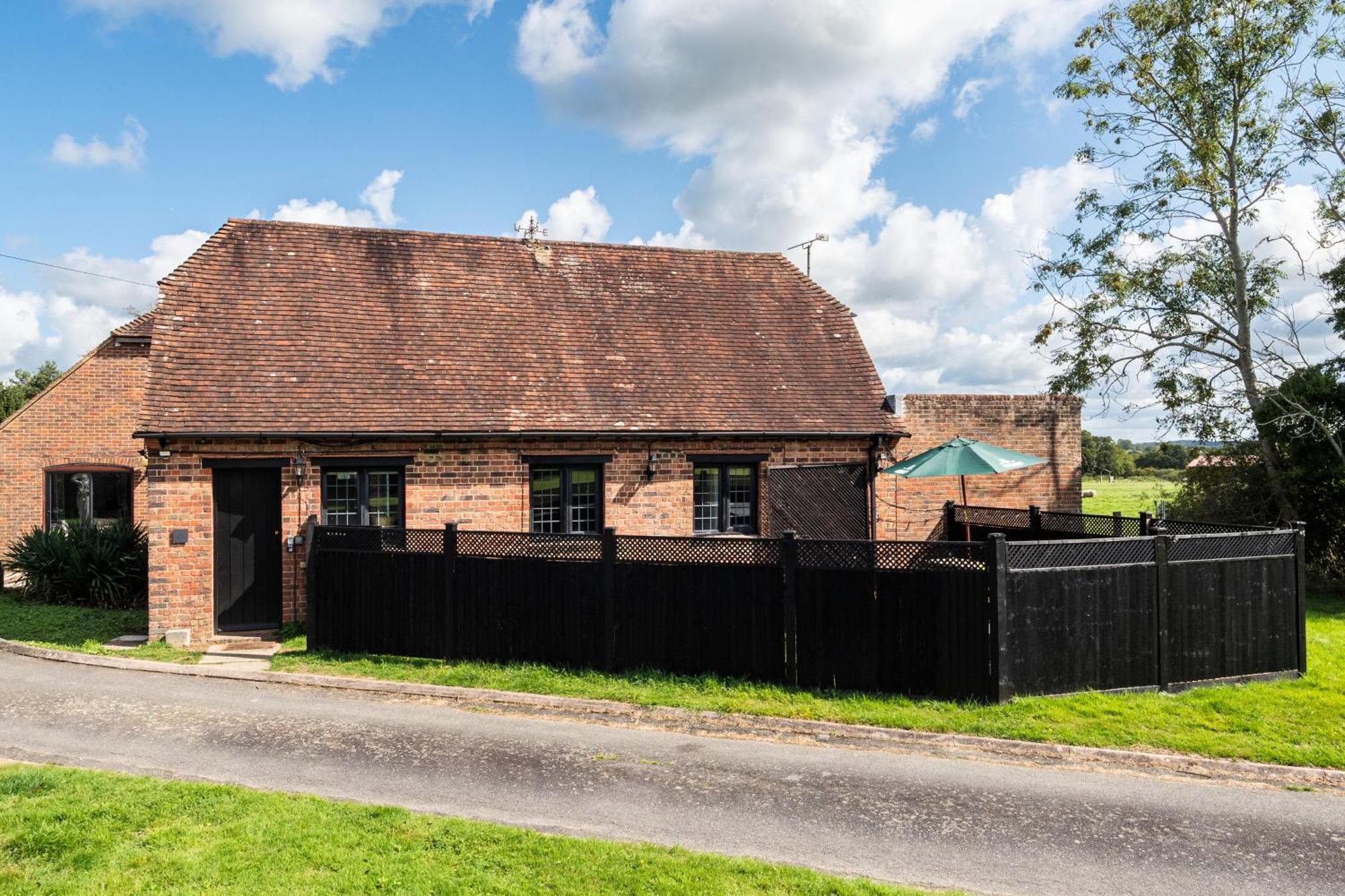 Country Cottage 2Br With Hot Tub And Tennis Court Chiddingly Exteriör bild